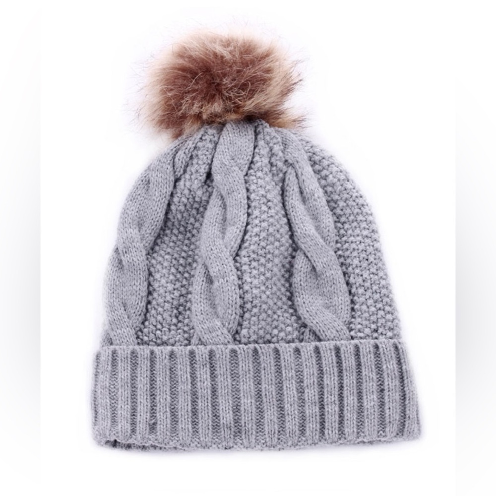 🧤 “ Cabin Babe “ Pom Beanie | Various Colors - Picture 7 of 12